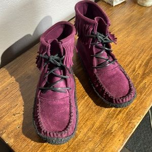 Lace up fringe ankle boot with natural rubber sole. Size 8. Worn almost never.